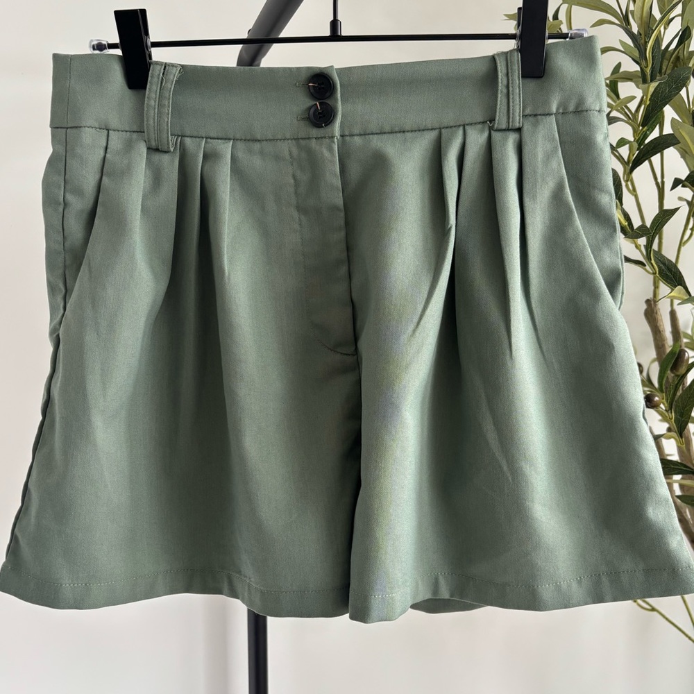 • [Sbetro] Pleated Shorts •